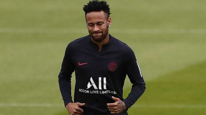 Neymar à l'entraînement du Paris Saint-Germain