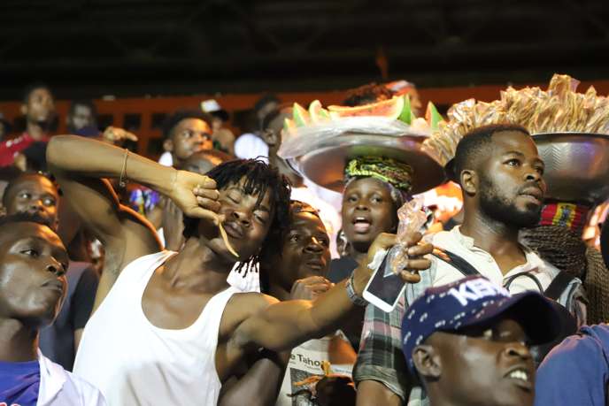 En Côte d’Ivoire, les obsèques marathon de DJ Arafat virent au spectacle macabre