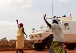 Dans le centre du Mali, des femmes de Diombolo-Leye protestent contre l’arrivée d’une patrouille de la Minusma dans leur village, le 14 août 2019.
