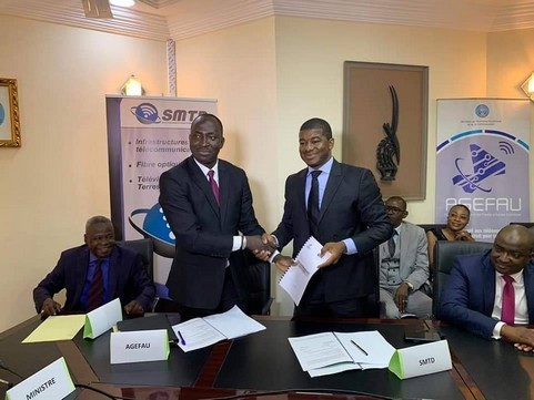 Signature de convention entre l'AGEFAU et la SMTD.