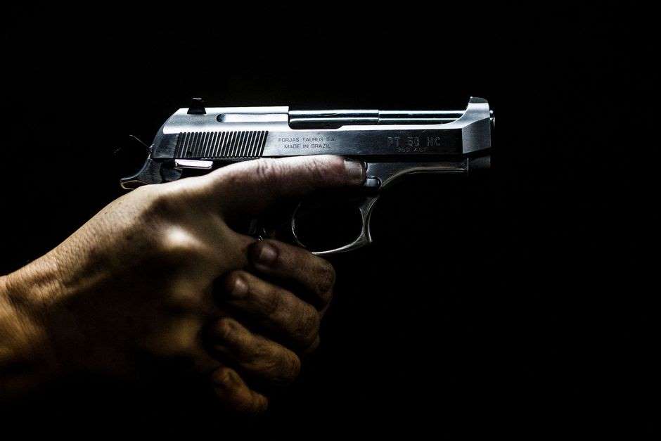États-Unis : une femme tire par erreur sur sa fille qui lui rendait une visite surprise