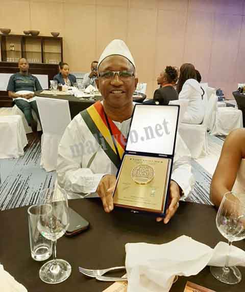 Prix africain de développement (PADEV) à Kigali :  Le Prix du "Meilleur administrateur africain des collectivités" décerné au Maire de Koulikoro Eli Diarra . Fousseyni Maïga reçoit le Prix du "Meilleur  promoteur africain de média privé"