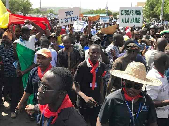 Mali: manifestation prodogon à Bamako «contre les bombardements» de l’armée