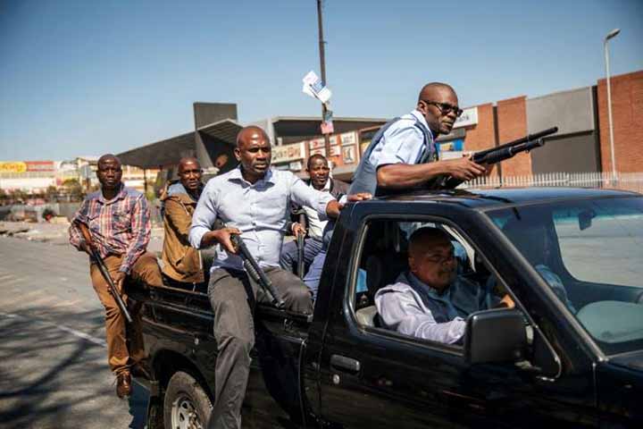 Violences xénophobes en Afrique du Sud: forte présence policière à Johannesburg, redevenu calme