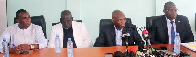 Mamoutou Toure "Bavieux" (President de la fédération  malienne de football) en visite hier au siege de l'AJSM : "Nous voulons une relation à la Malienne, mais sincère"