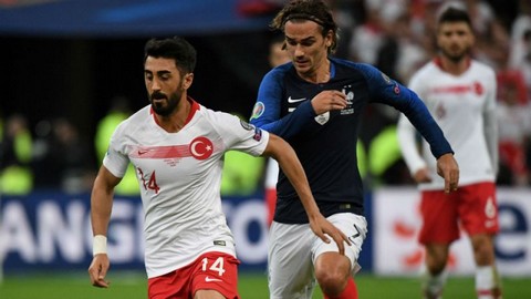 France-Turquie (1-1), les Bleus butent sur la Turquie malgré Giroud