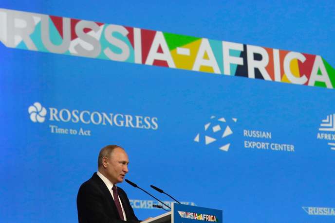 A Sotchi, la Russie se pose en défenseure des souverainetés africaines