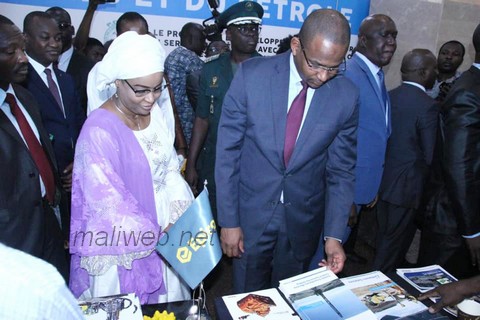 En la faveur des journées minières et pétrolières du Mali : Dr Boubou Cissé rend un vibrant hommage à Boukary Sidibé dit Kolon pour sa contribution au développement du Mali
