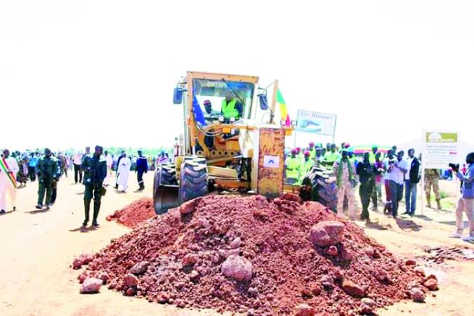 Route Niono-Goma Coura-Tombouctou : Le Premier ministre Dr Boubou Cissé à Tombouctou pour le redémarrage des travaux