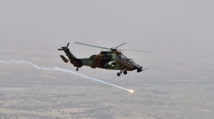 Un hélicoptère de combat français au Sahel — CHRISTOPHE PETIT TESSON / POOL / AFP