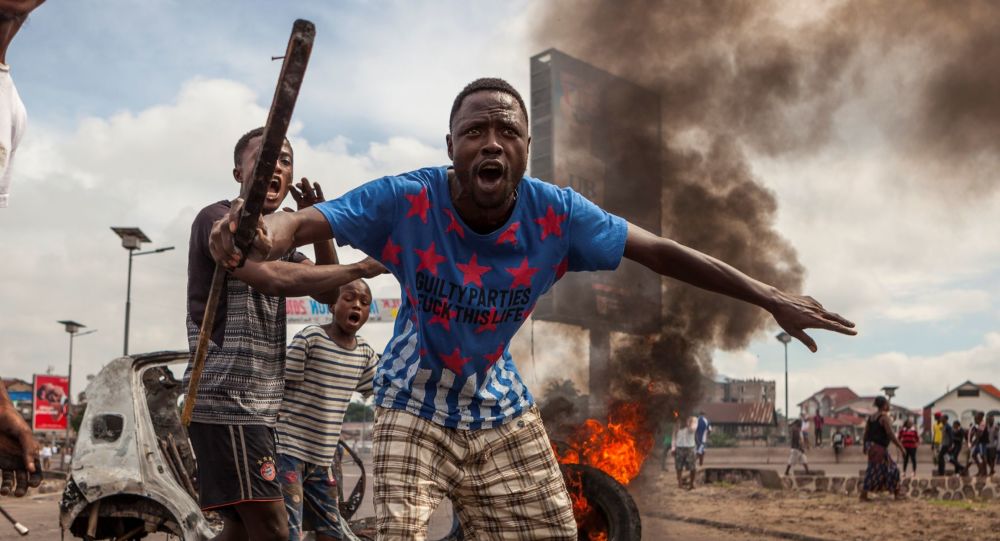 Une base civile de l’ONU incendiée par des manifestants en RDC - photos