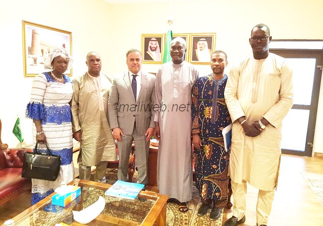 L’association des éditeurs de la presse privée poursuit sa prise de contact : Une délégation conduite par le président El Hadj Bassidiki Touré reçue par l'Ambassadeur du Royaume d'Arabie Saoudite