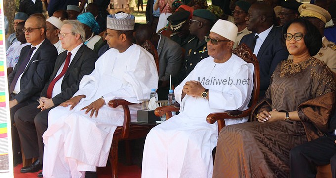 L’ambassadeur  du Maroc au Mali, SE Hassan Naciri, à l’ouverture de la biennale africaine de la photographie : "Le sponsoring de Royal Air Maroc en tant que transporteur officiel cadre parfaitement avec la politique volontariste conduite par le Roi Mohammed VI"