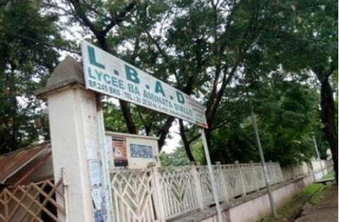 Lycée Ba Aminata Diallo (LBAD) : Bonjour la saleté !