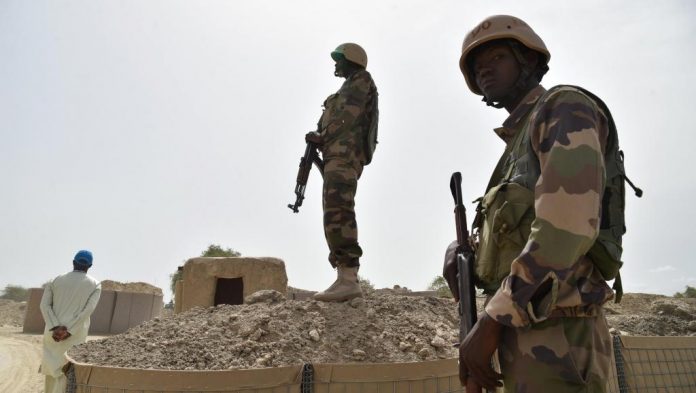 Des soldats nigériens en patrouille