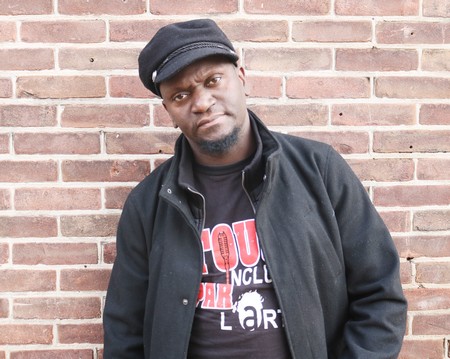 Abdoul Aziz Koné, initiateur du projet « Dungare » "Le projet Dungaré est un spectacle inspiré du parcours des jeunes migrants"