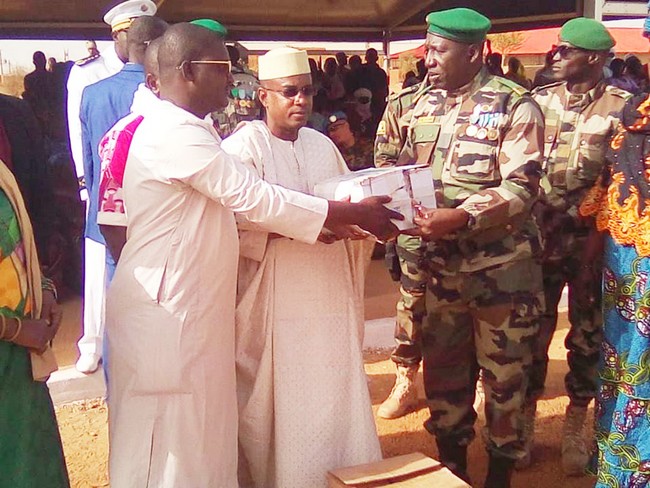 La fête de l'armée célébrée avec faste par le club des  amis de Mohamed Albachar Touré à Gao : Trois jours d'activités intenses pour prôner la paix et la cohésion sociale au nom de Mme Kéïta Aminata Maïga