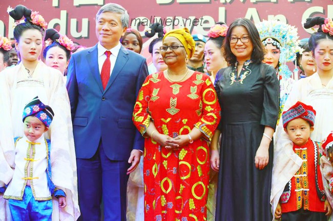 Coopération sino-malienne : Une soirée culturelle à l'Ambassade de Bamako le nouvel An chinois avec comme invitée d'honneur Mme Kéïta Aminata Maïga