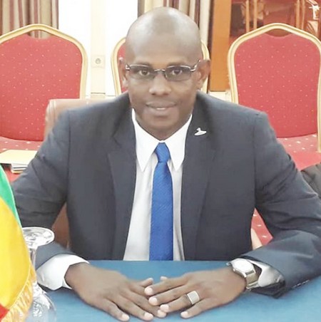 Abdoulaye Modibo Sow , auteur du livre « Dioungou » : "L'un des intérêts principaux de ce livre c'est que j'ai voulu participer à la préservation de nos us et coutumes"