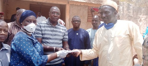 Fin de plusieurs années dans le noir : Fatoumata Sako dite Djinnè rétablit l'électricité à l'école Nelson Mandela de l'Hippodrome
