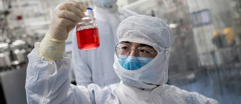 Virus : En Chine, le vaccin se fabrique déjà à grande échelle