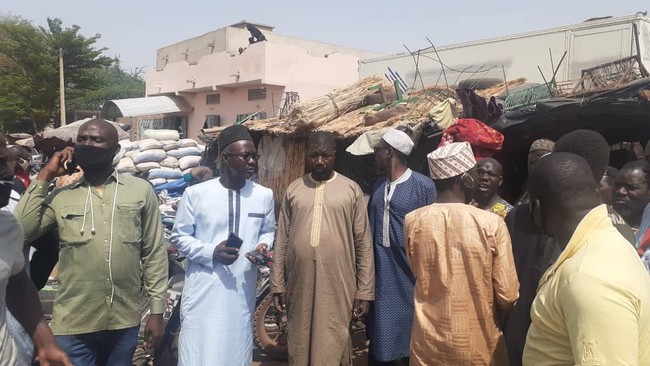 Incendie du  Marché à bétail "Garbal" de Faladiè: Le Mouvement Baguiné SÔ et l’association Ginna dogon international à la rescousse des sinistrés
