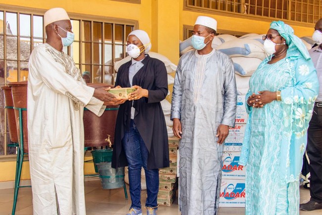 Face à la propagation de la pandémie de Coronavirus :  La cimenterie CMM offre des kits sanitaires et denrées alimentaires d’une valeur de 20 millions FCFA.