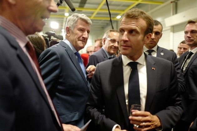 Raoult, De Villiers, Bigard... Macron craint la candidature d'un outsider en 2022