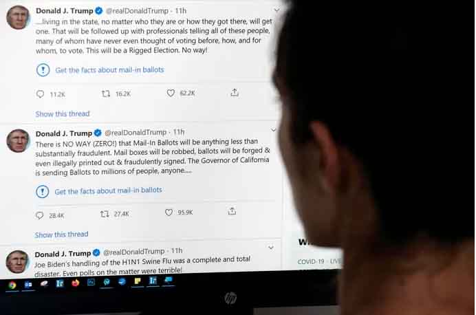 Trump menace de “fermer” les réseaux sociaux après le signalement de ses tweets