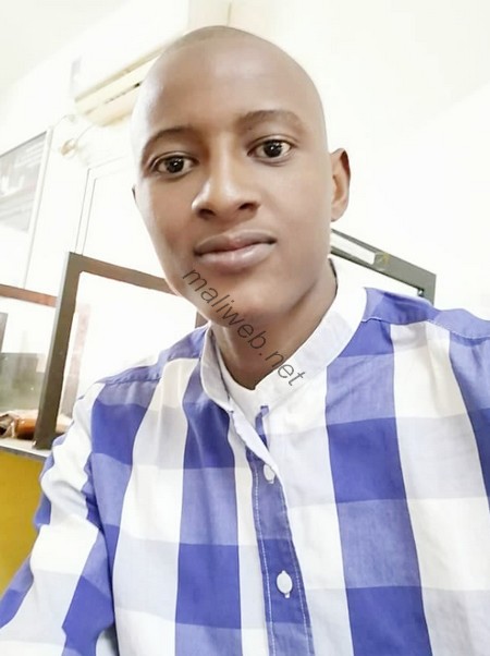 Moriba  Diawara, auteur du livre «Le péché de la chair » : "Le péché de la chair est une dénonciation pure  et simple du viol et du mariage précoce"