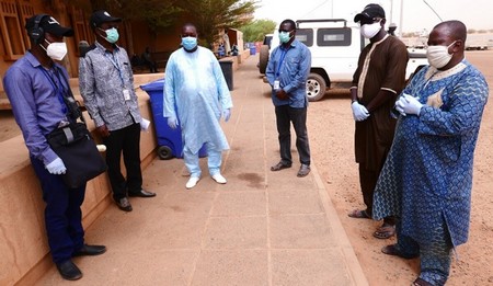 Tombouctou : la MINUSMA offre des kits de protection contre la covid-19 aux radios locales
