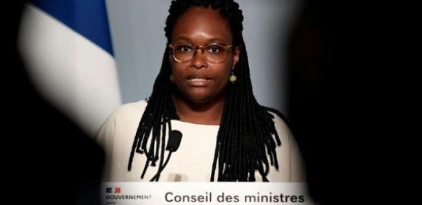 Macron dénonce le racisme dans la police tout en refusant l'amalgame, dit Ndiaye