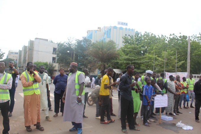 Mali / Bamako : Quelques  manifestants déjà sur la place de l’Indépendance