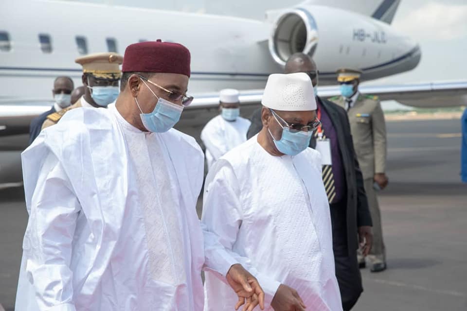 Mali: les cinq chefs d'État butent sur l'opposition à Bamako, la Cédéao convoque un sommet