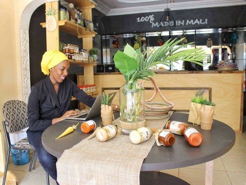 Seynabou Dieng, fondatrice et gérante de la start-up " Maya " : "Maya est une entreprise pionnière de transformation agroalimentaire, spécialisée dans les produits d'épicerie"