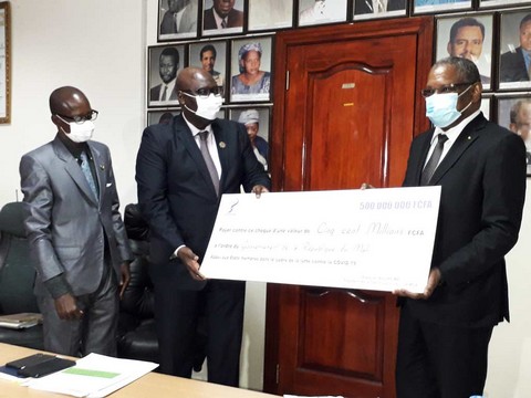 Lutte contre la Covid-19: une enveloppe de 500 millions FCFA et 662 000 masques offerts par l’UEMOA
