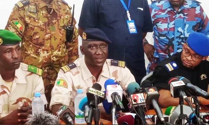 Colonel-Major Ismaël Wagué: «la CEDEAO nous a donné une semaine pour nommer des civils, sinon ce sera un embargo total»
