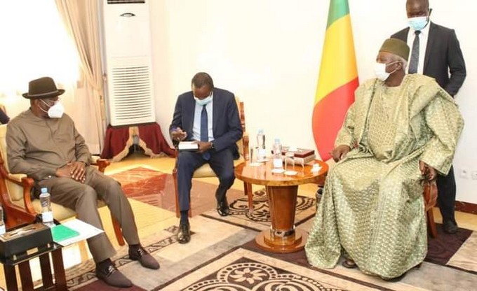 Médiation de la Cédéao : Goodluck Jonathan plaide pour la libération de Boubou Cissé et Moussa Timbiné