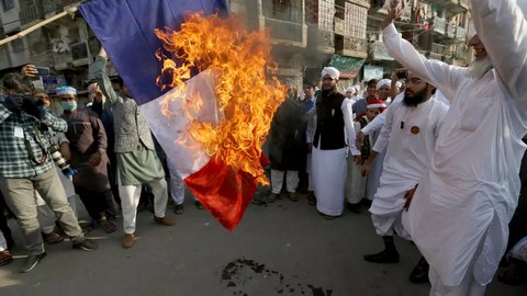 Après Nice, «la menace est partout» contre les Français de l'étranger, prévient Le Drian
