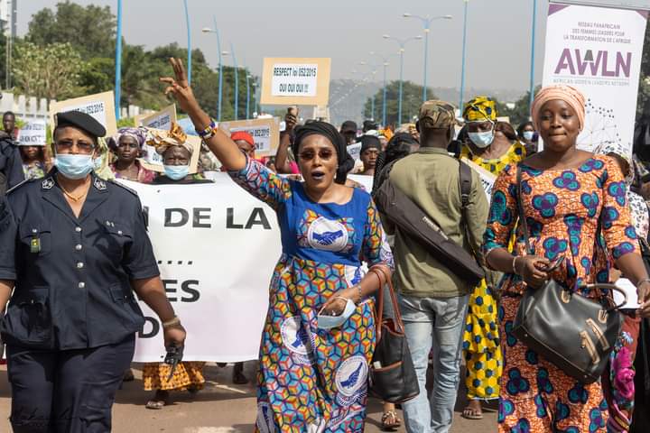 Gouvernement de transition: Déclaration du Collectif des femmes contre la violation de la loi 052