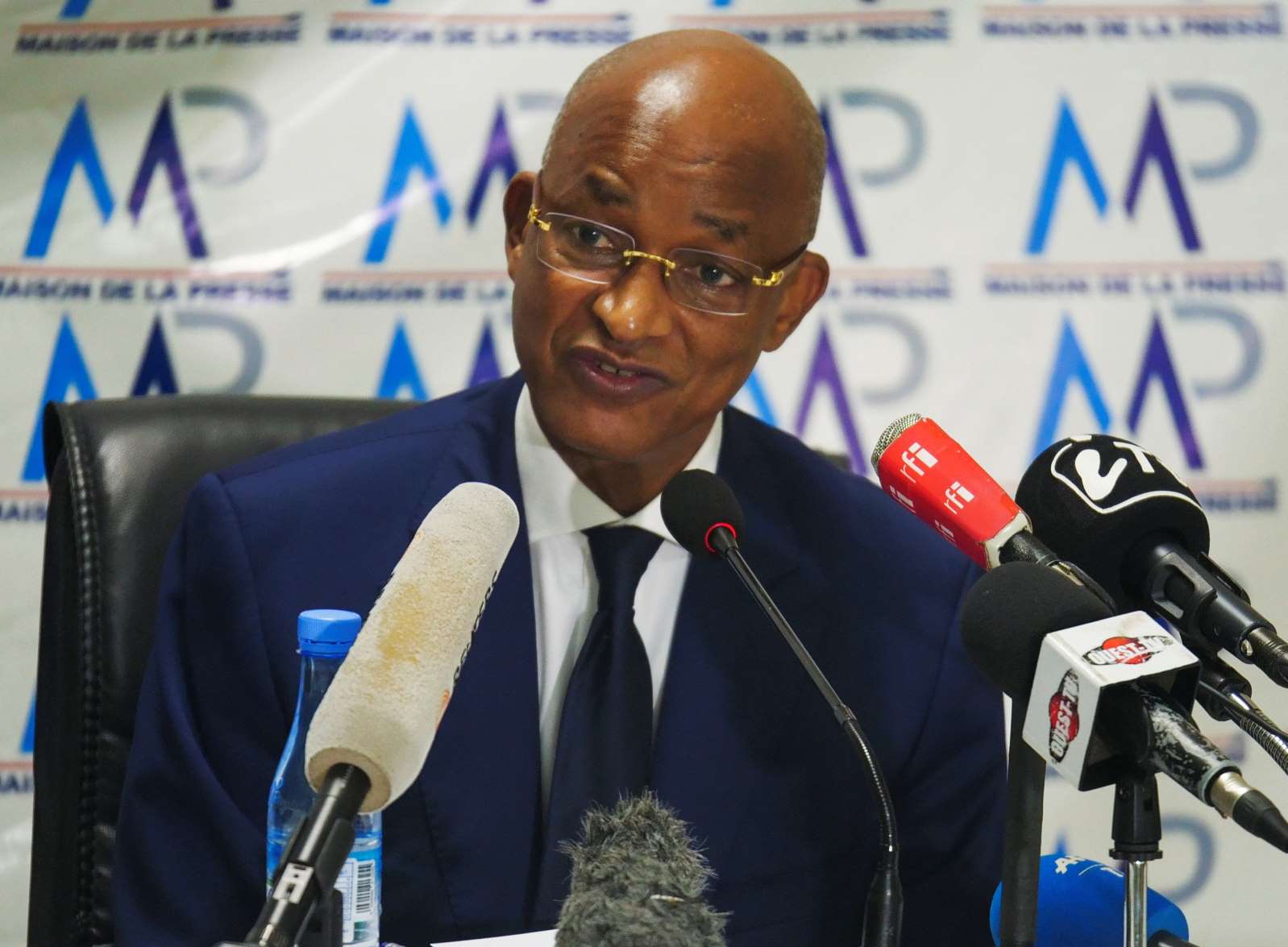 L'opposant Cellou Dalein Diallo revendique la victoire en Guinée