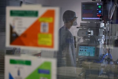 Coronavirus: La France dépasse le seuil d'un million de personnes infectées