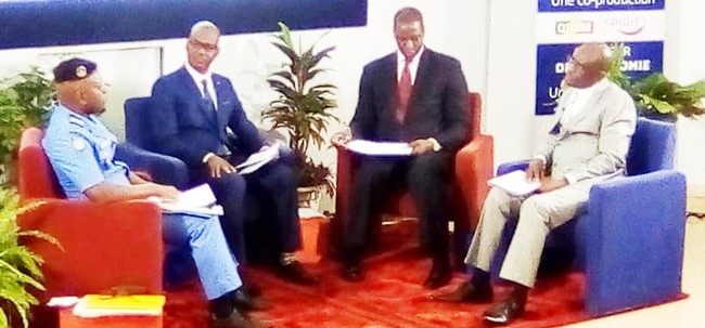 Au 4e numéro de l'émission "au cœur de l'économie" :  Amadou Konaté : "Les caisses de l'Etat sont presque vides" Modibo Mao Macalou : " Le Mali ne peut pas supporter  l'embargo et les sanctions de la Cédéao ..."