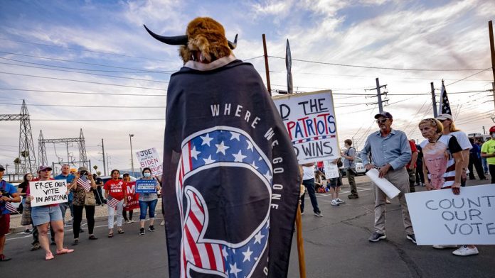 Le militant QAnon Jake A