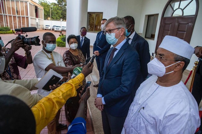 Visite de M. LACROIX au Mali - Audience avec le Président et le Vice-Président de la Transition