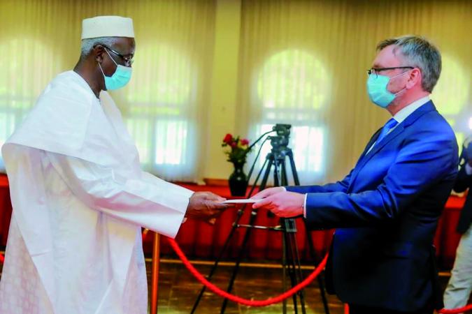 Ballet diplomatique à Koulouba : 5 Ambassadeurs ont présenté leurs lettres de créance à Bah N'DAW