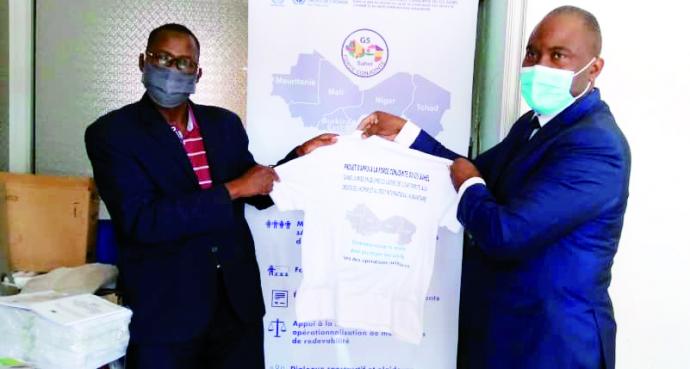 Visite du Projet d’appui à la force conjointe du G5 Sahel au siège du RMDH : Un important lot de matériels remis aux membres du Réseau