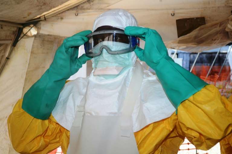 Les vaccins anti-Ebola arrivent en Guinée, début de vaccination prévu mardi