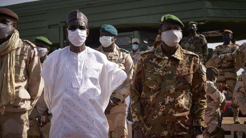 Réussite de la transition au Mali. : Le pouvoir  au four et au moulin