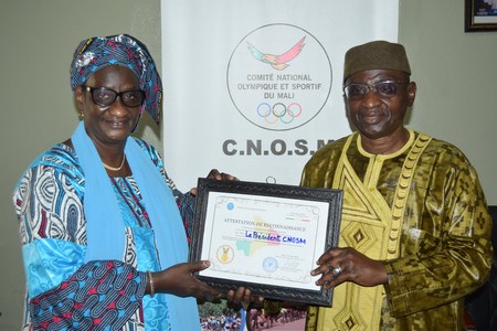 Tournoi sportif pour la paix et la cohésion sociale à Gao : Le président du Cnosm Habib Sissoko honoré par le ministre de la Jeunesse et des Sports